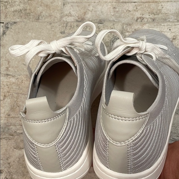 Lucky Brand Womens Shannia Casual Sneaker in Gray. Size 8 - Picture 9 of 15